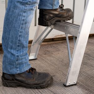 Alternative view of Escalera de tijera tipo III 5 escalones y bandeja, TRUPER